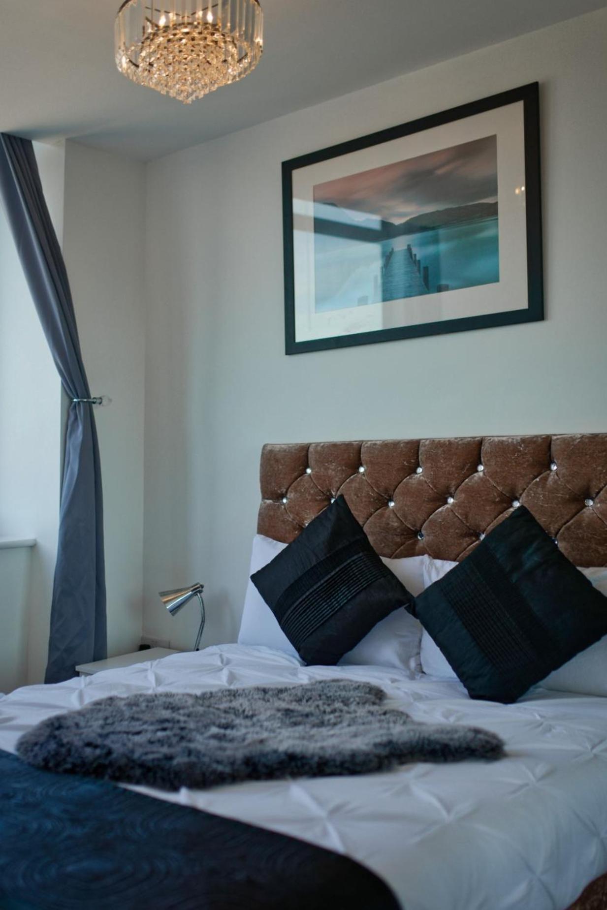 Sidemerseylivings - Central, Bright, And Convenient 2-Bedroom Apartment With Parking Ливерпуль Экстерьер фото