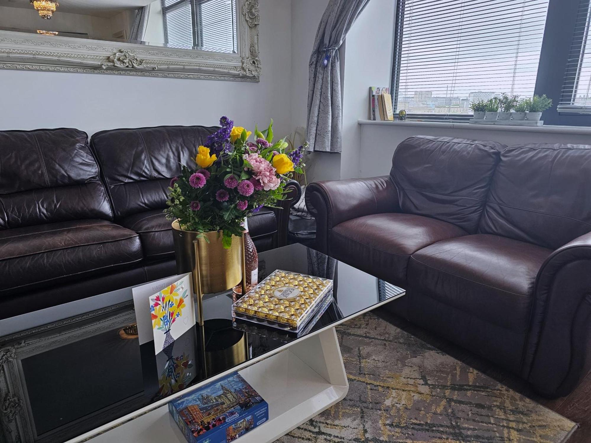 Sidemerseylivings - Central, Bright, And Convenient 2-Bedroom Apartment With Parking Ливерпуль Экстерьер фото